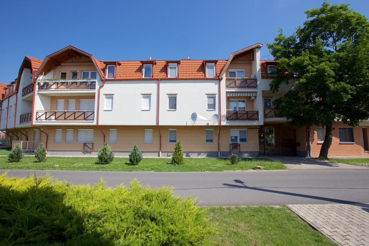Zoli Apartmanok-Anita Koelcsey 34-36 Hajduszoboszlo Luaran gambar